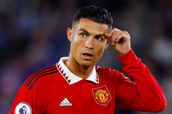 Manchester United, Ronaldo'nun sözleşmesini feshetti