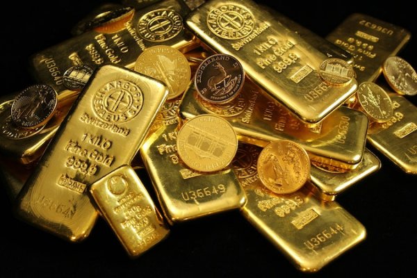 Fed kararı öncesi altın fiyatı yatay seyir izliyor