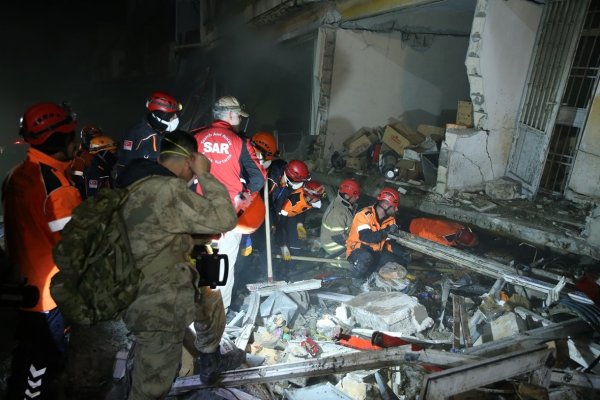 Hatay merkezli depremlerde 6 kişi hayatını kaybetti