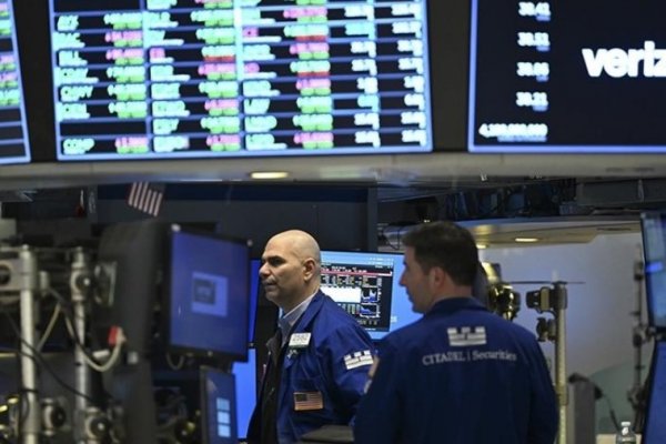 S&P 500, Nasdaq ve Dow Jones haftanın ilk işlem gününü düşüşle kapattı