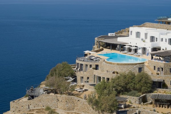 İngiliz iş adamı Yunanistan'daki villasını 50 milyon euro'luk rekor fiyatla satıyor