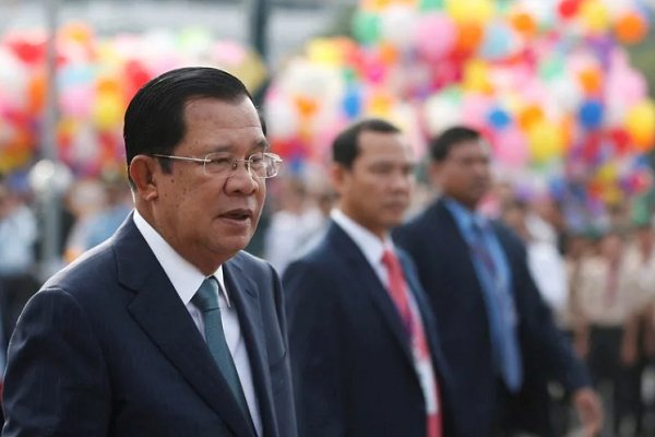 Facebook, Kamboçya Başbakanı'nı affetmedi