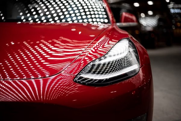 Tesla uzun sürüş menzilli Model 3'ü Çin'de satışa çıkardı