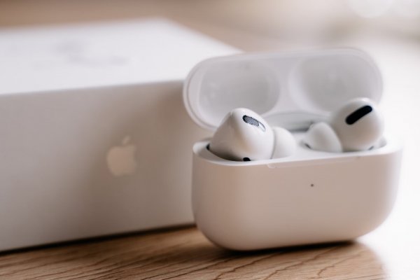 Apple AirPods kulaklıklar için yeni güncelleme