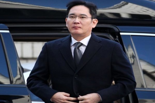 Samsung patronunun dolandırıcılık suçlamasıyla hapis cezası isteniyor