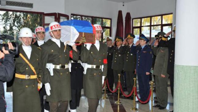Rus pilota Ankara'da askeri tören