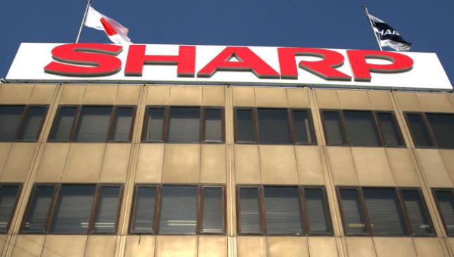 Japon devi Sharp Foxconn'a satıldı
