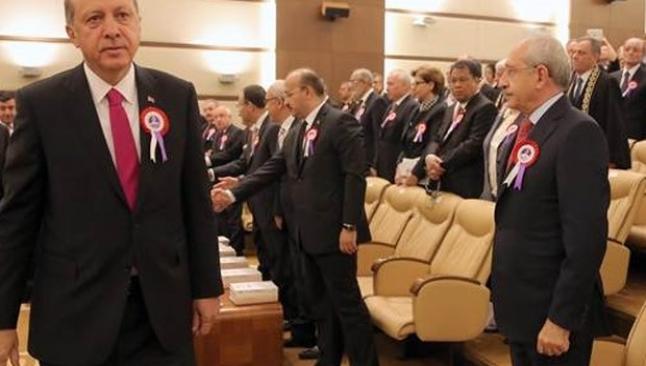Cumhurbaşkanı CHP liderinin elini sıkmadı