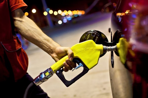 Petrol üretimi azaldı | ABD'de akaryakıt fiyatlarında artış endişesi