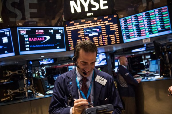 Dow Jones, Nasdaq ve S&P 500 temerrüt korkusunun bitmesiyle yükselişle kapandı