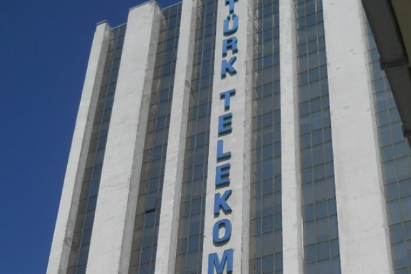 Türk Telekom kredi krizini kabul etti