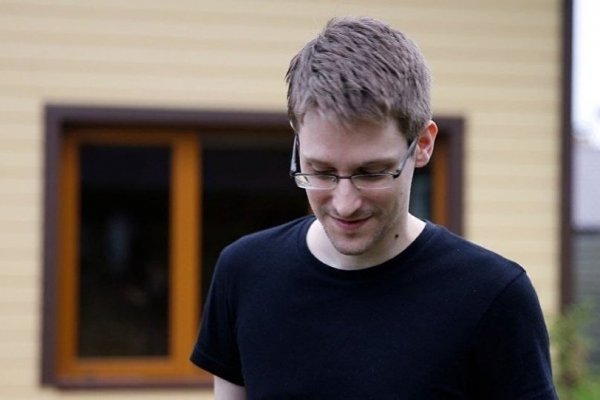 Rusya, Snowden'ın ülkede kalma iznini uzattı