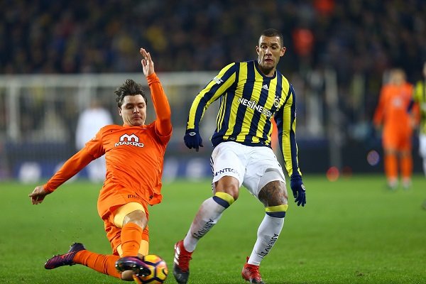 Fenerbahçe, Kadıköy'de lidere geçit vermedi