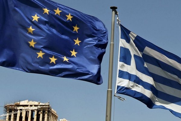 Yunanistan'da kurtarma paketi haricinde hazırlanan ilk bütçe onaylandı