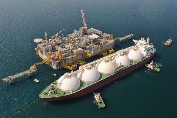 Katar, Avrupa'ya LNG satmak için 20 yıllık anlaşma istiyor