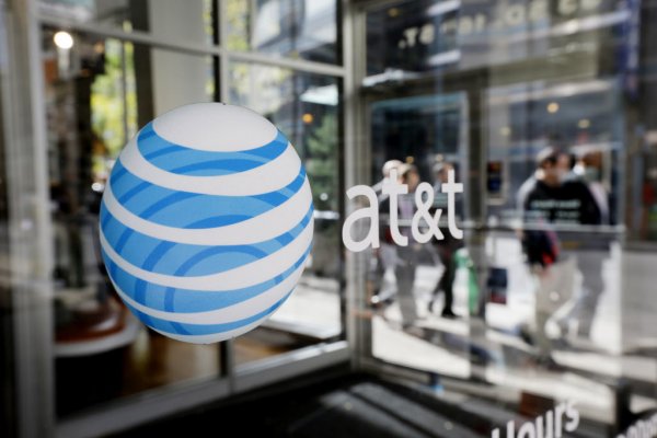 AT&T'nin ilk çeyrek net kar ve geliri azaldı