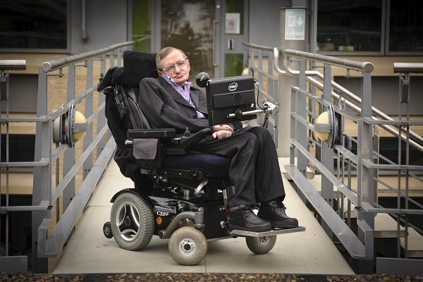 Stephen Hawking'in külleri Newton'ın yanına gömülecek