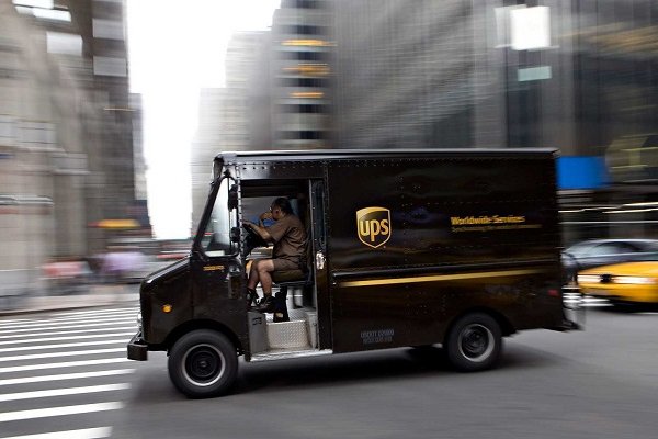 UPS ve FedEx Rusya'ya teslimatları durdurdu
