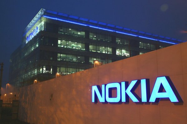 İşsiz kalan Nokia çalışanlarına AB yardımı