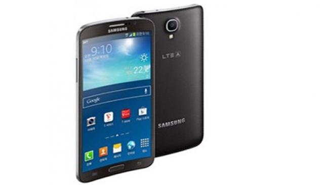 Samsung'tan kıvrık ekranlı telefon