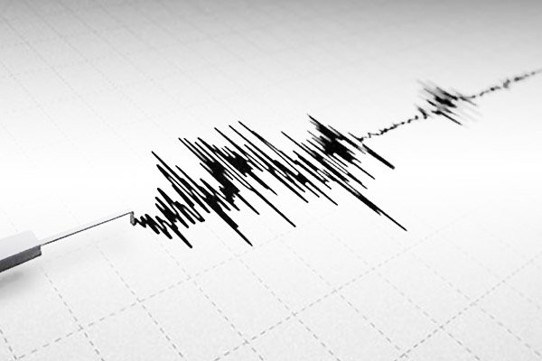 Ege'de 6.0 büyüklüğünde deprem! İstanbul'da da hissedildi