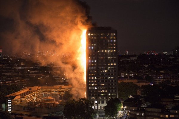 Londra'da korkunç yangın! 27 katlı bina alev alev