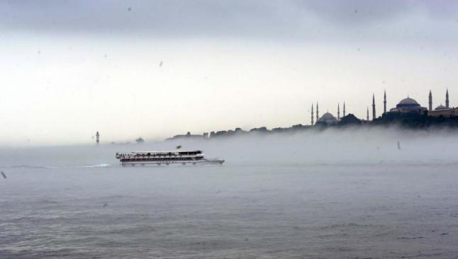 İstanbul'da ulaşıma sis engeli