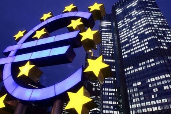 ECB, büyüme ve enflasyon tahminlerini revize etti
