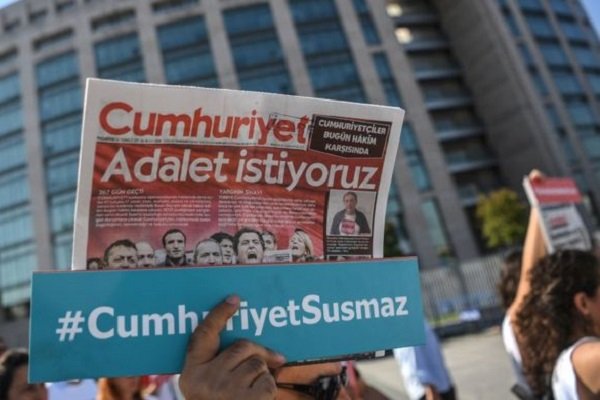 Cumhuriyet Gazetesi davasında medya skandalı