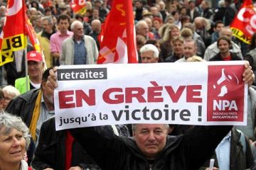 Fransa'da grevlere memurlar da katıldı
