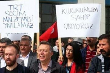 TRT çalışanları protesto eylemi yaptı