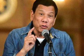 Duterte: Tanrı'nın varlığını kanıtlayan biri çıkarsa, istifa edeceğim
