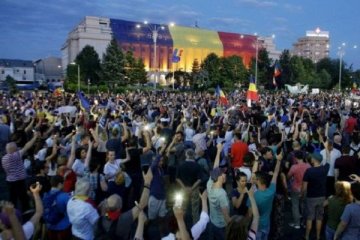 Romanya’da hükümet düştü