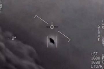 Pentagon sırrı çözülemeyen UFO görüntülerini yayınladı