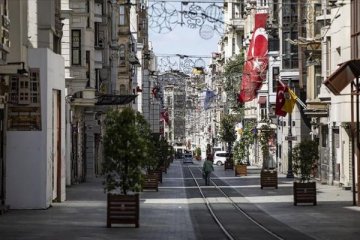 Türkiye genelinde sokağa çıkma kısıtlaması başladı