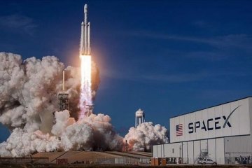 SpaceX dijital radyo uydusunu uzaya yolladı