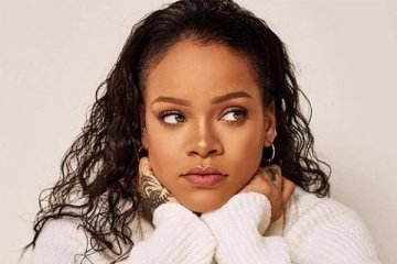 Forbes açıkladı: Rihanna resmen milyarder