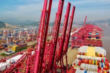 Çin, dünyanın en yoğun 3. limanındaki terminali yeniden açtı