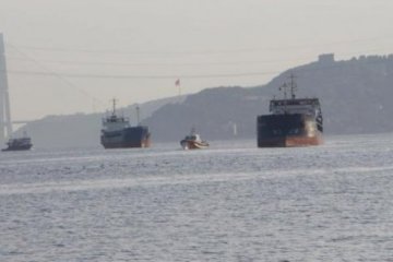 İstanbul Boğazı'nda Türk ve Rus bandıralı 2 gemi çarpıştı