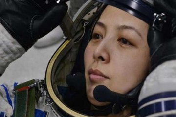Uzay yürüyüşü yapan ilk Çinli kadın oldu
