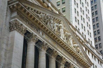 Dow Jones, S&P 500 ve Nasdaq yatay seyirle açıldı