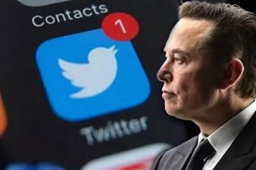 Elon Musk Twitter'ı resmen satın aldı