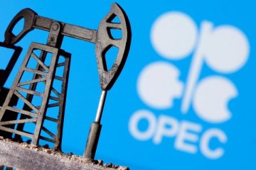 OPEC+ zirvesi öncesi petrol fiyatları geri çekildi