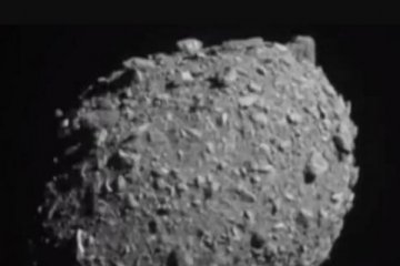 NASA'nın uzay aracı 11 milyon kilometre uzaklıktaki asteroide çarptı