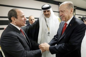 E﻿rdoğan, 9 yıl sonra Mısır Cumhurbaşkanı Sisi'yle yüz yüze görüştü