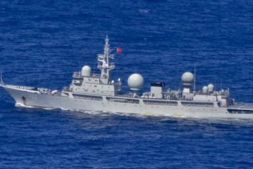 Çin'e ait donanma gemisi Japon kara sularına girdi