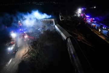 Yunanistan'da tren kazasında 32 kişi öldü