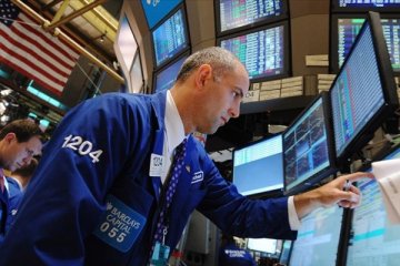 S&P 500, Nasdaq ve Dow Jones düşüşle haftaya başladı