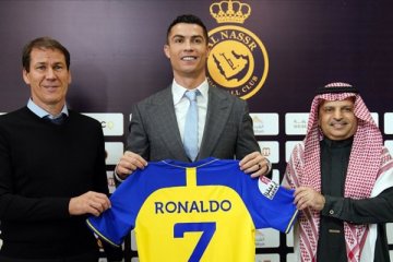 Suudi Arabistan futbol yıldızlarına neden milyonlar harcıyor?