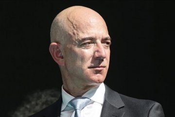 Amazon'un patronu Jess Bezos 2 milyar dolarlık hissesini daha sattı